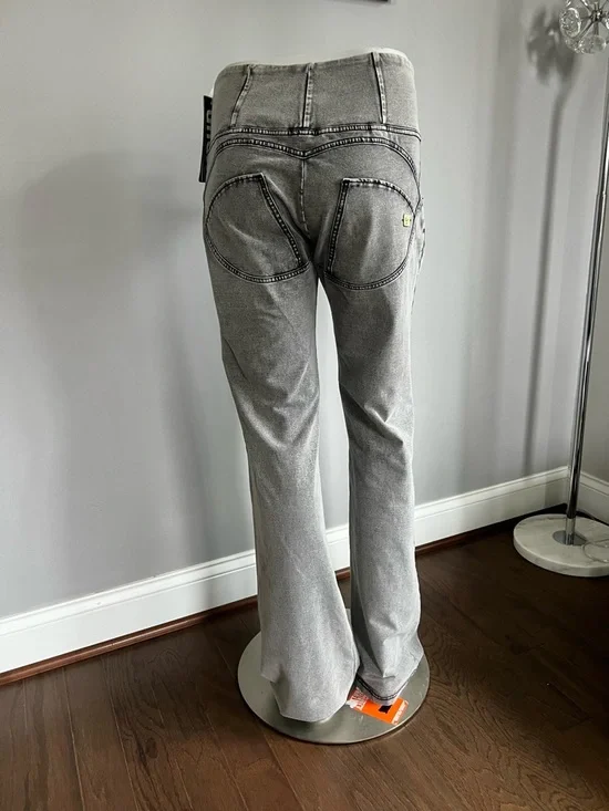 Freddy WRUP Super High Waisted Flare Jeans - Picture 6 of 13